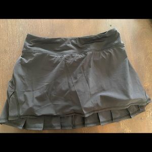 Lululemon black size 4 Pace Rival skirt